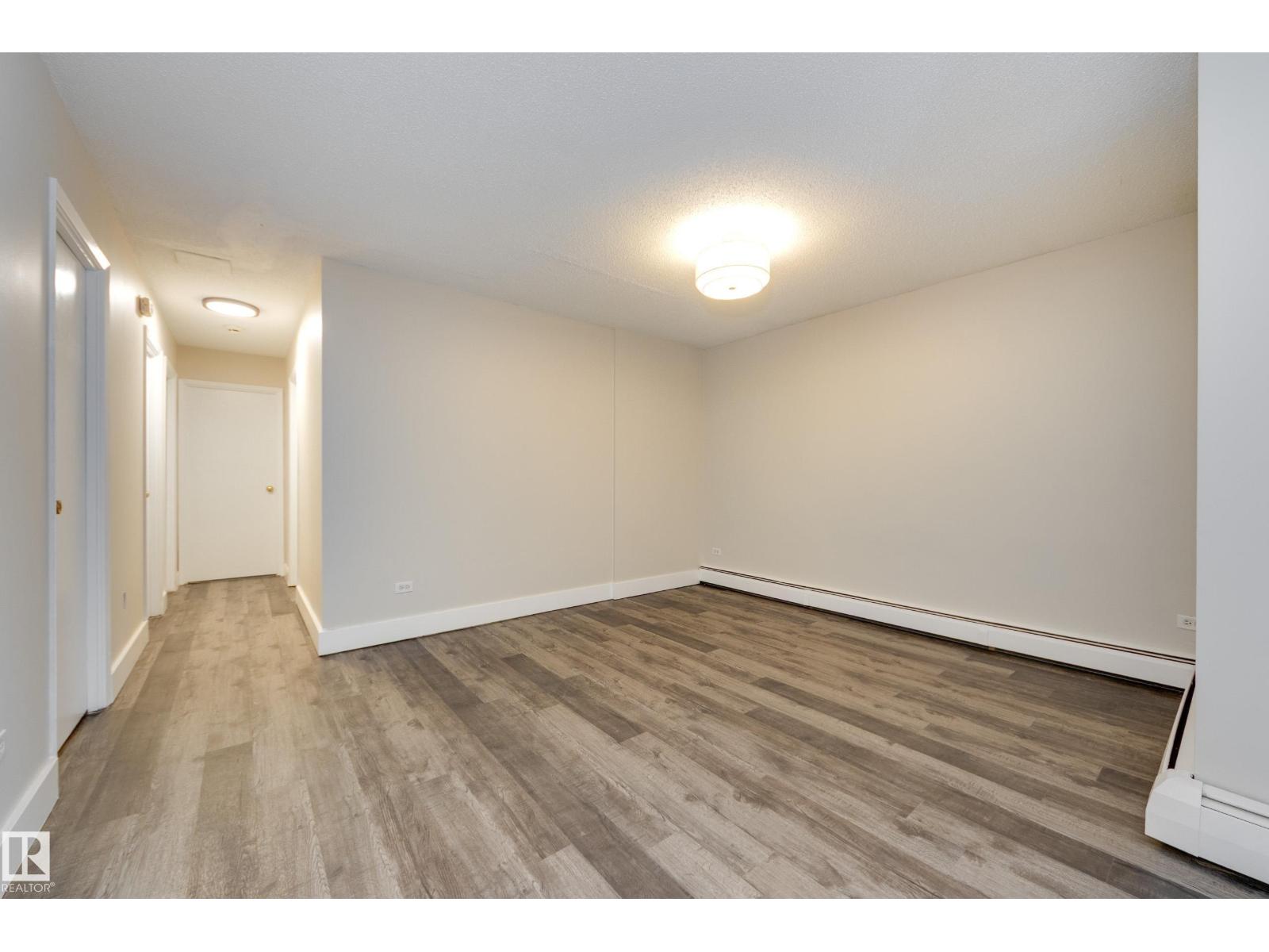 #103 9930 113 ST NW - 15