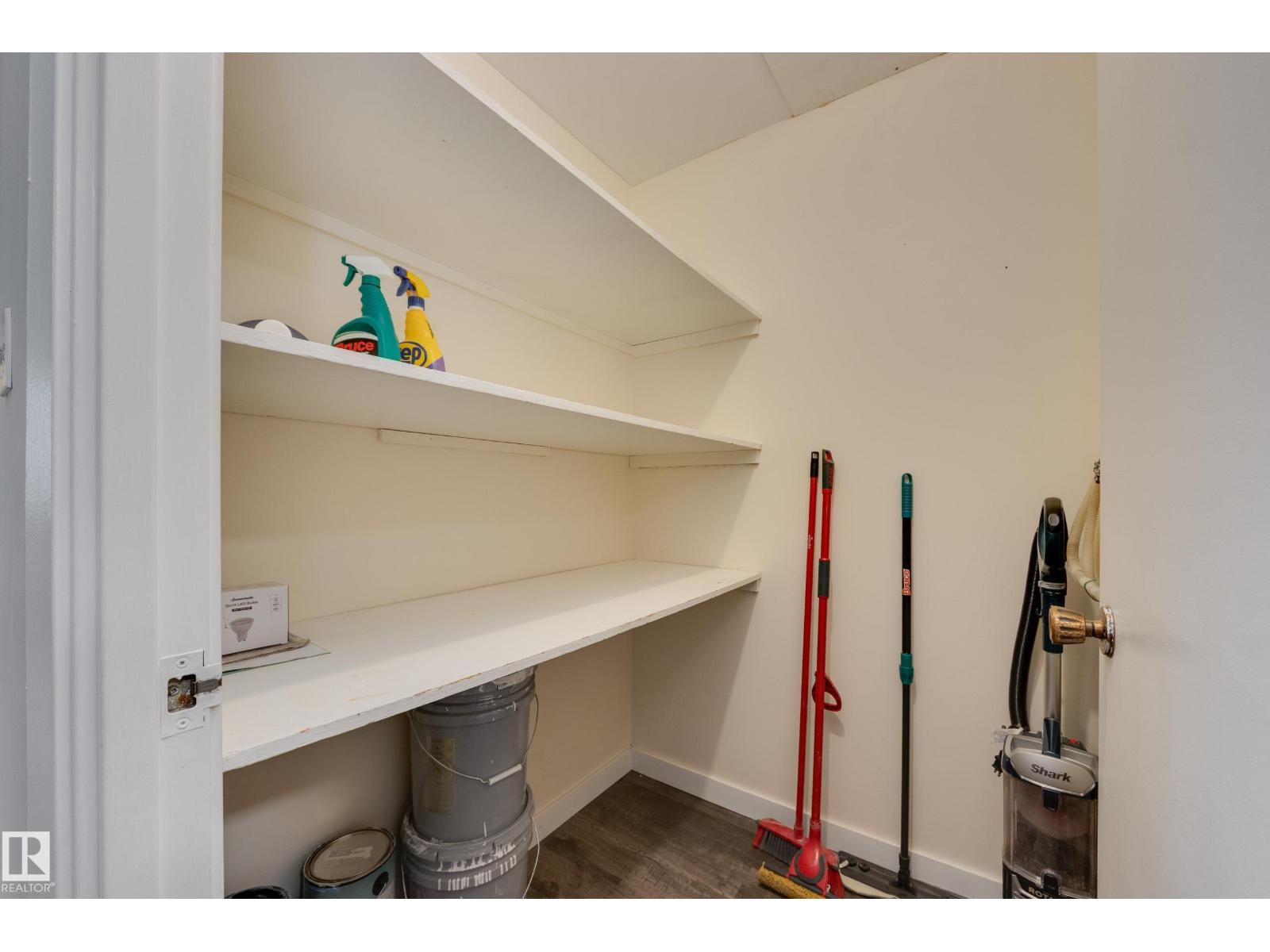 #103 9930 113 ST NW - 23