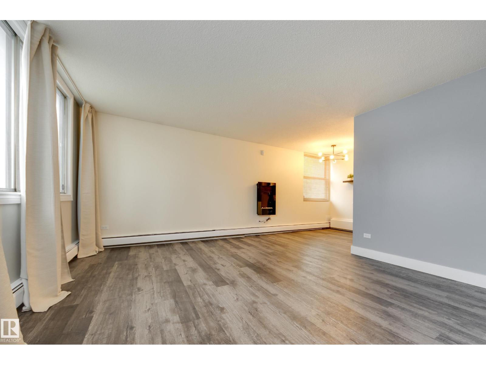 #103 9930 113 ST NW - 7