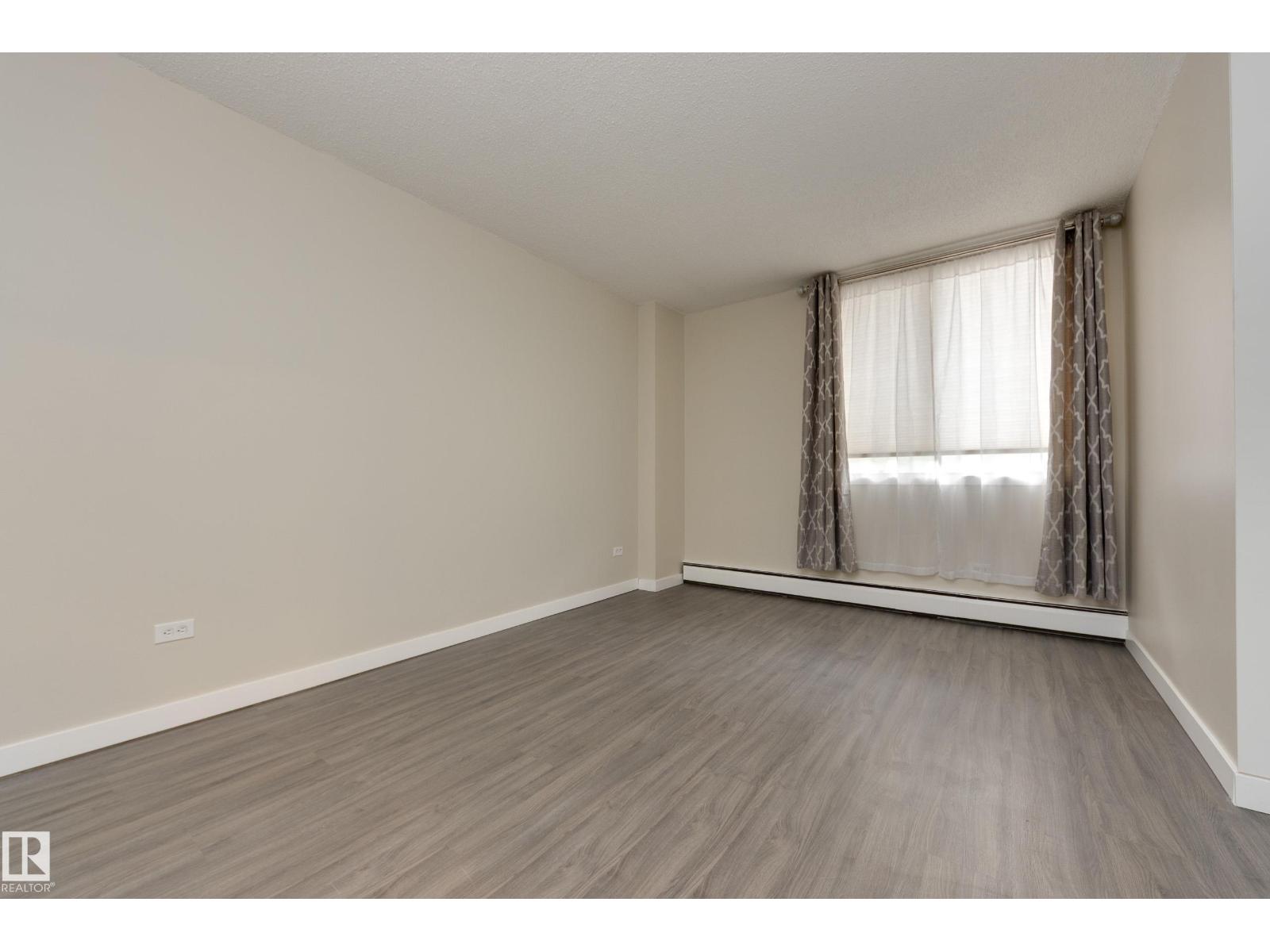 #103 9930 113 ST NW - 16