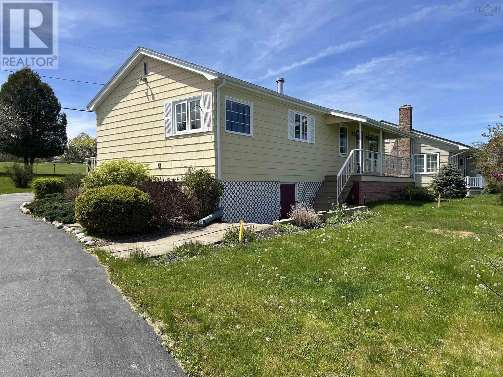 698 OAKLAND Road