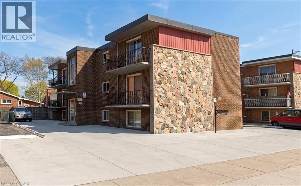 Photo of 723 UPPER JAMES Street