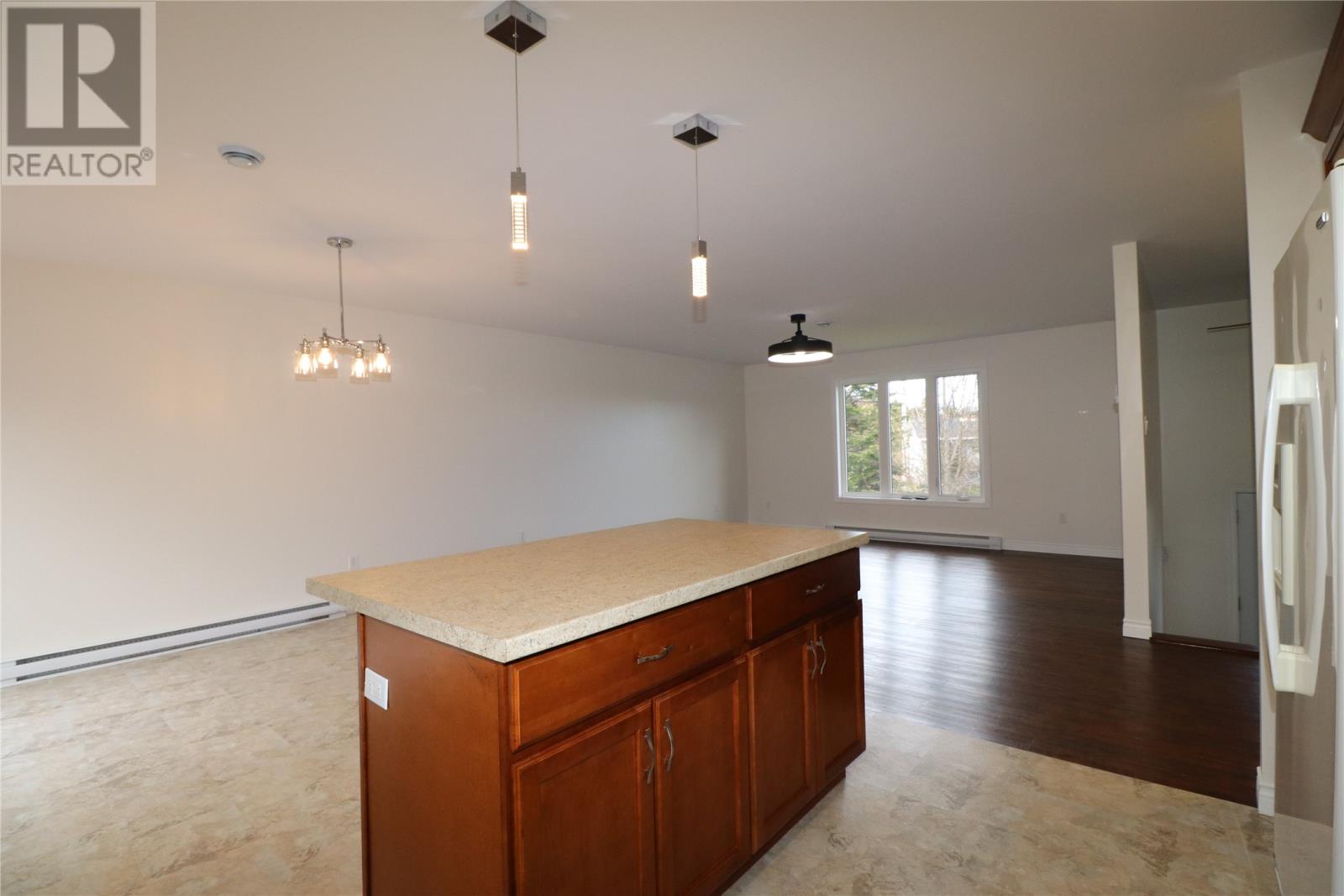 7 Squires Road - 7