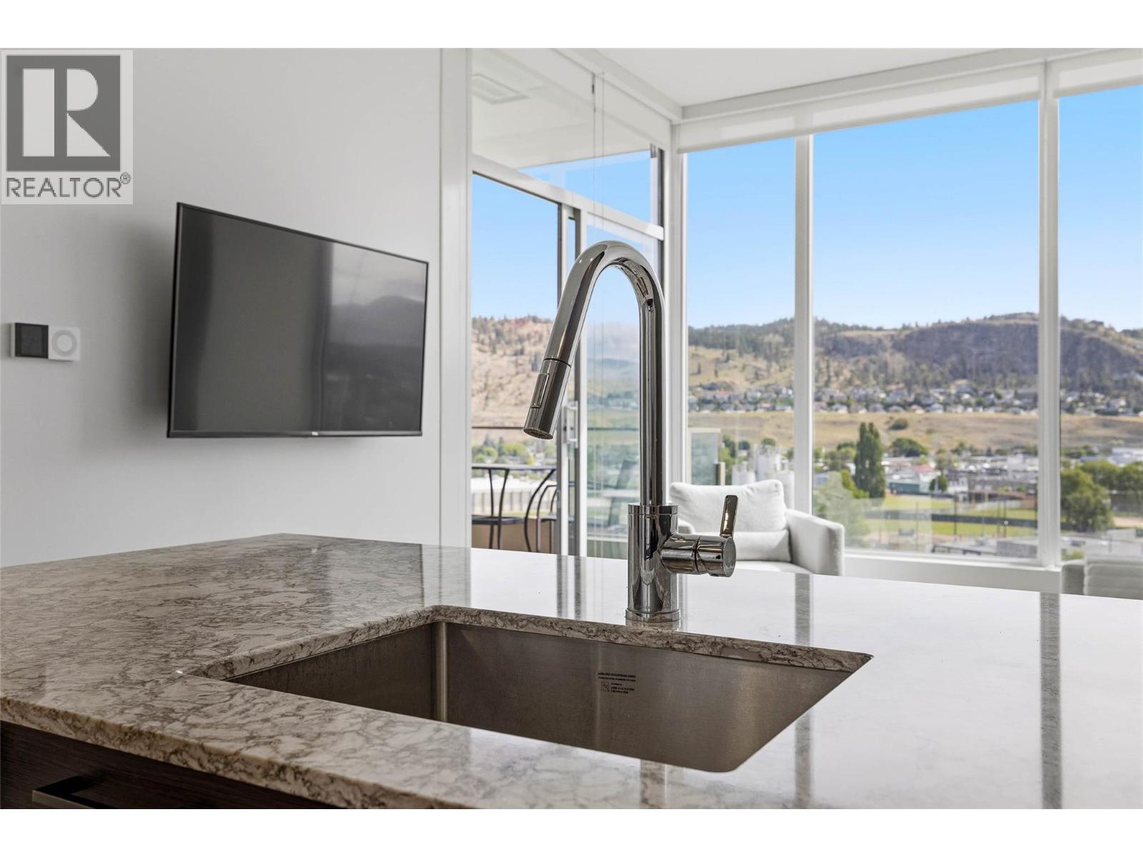 1010 1191 SUNSET Drive, Kelowna