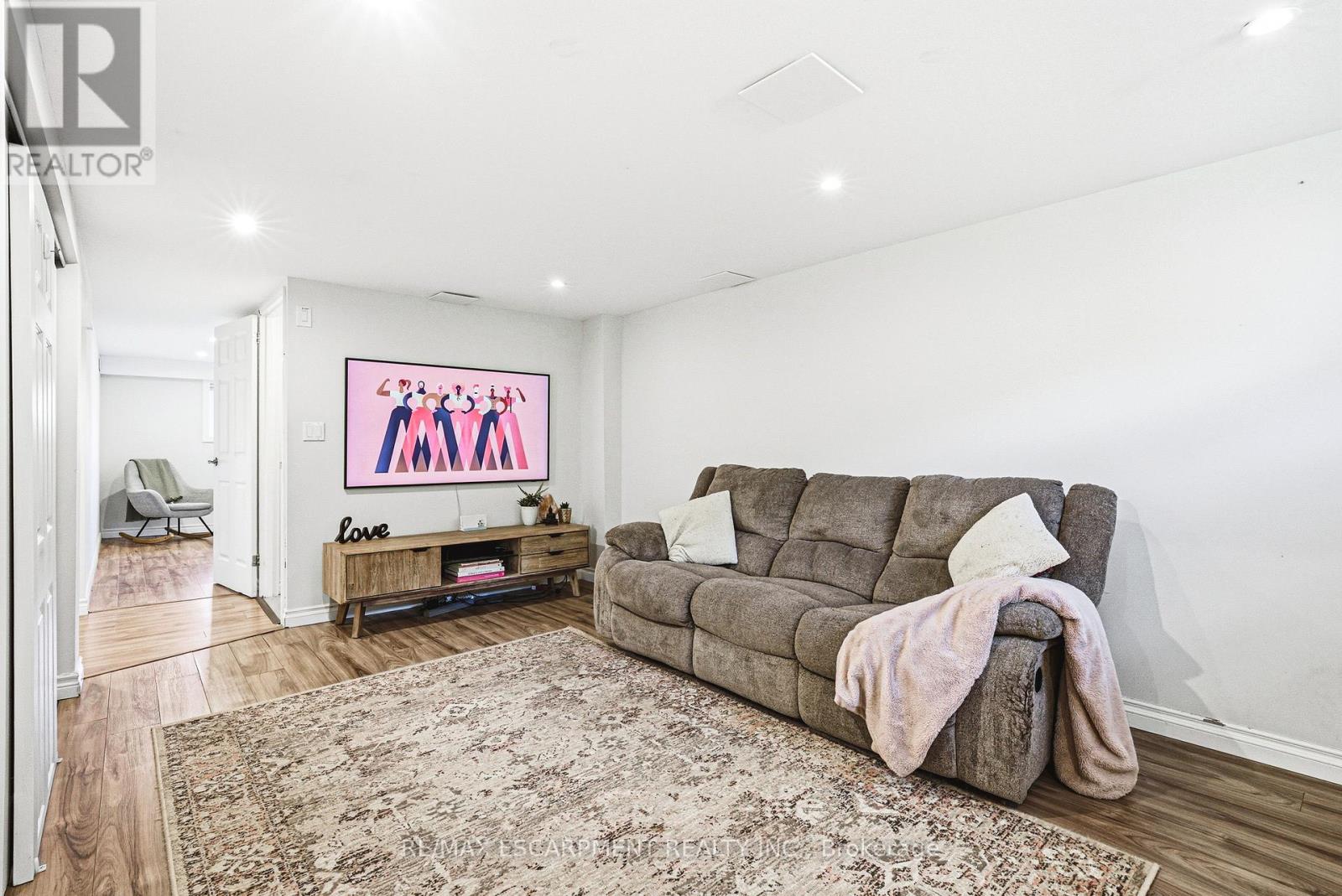 76 BOSTON CRESCENT - 31