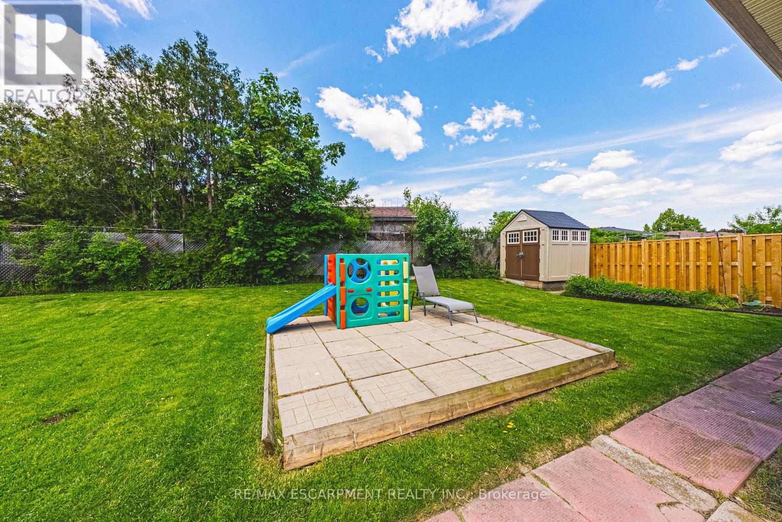 76 BOSTON CRESCENT - 34