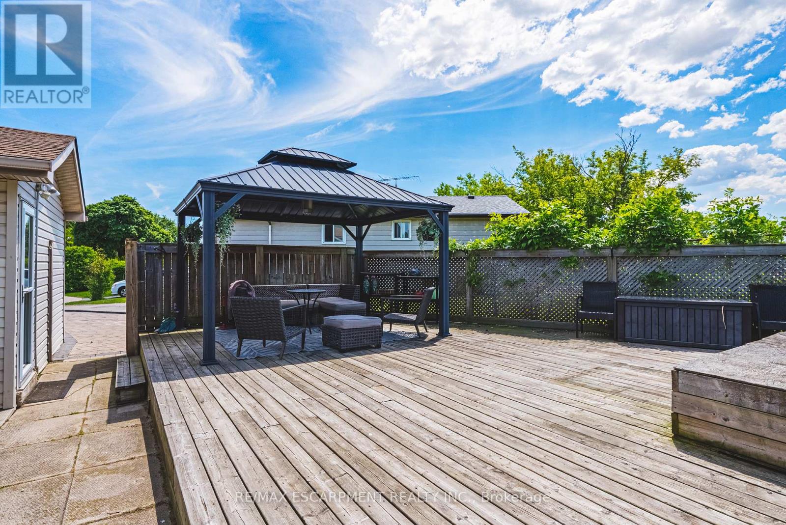 76 BOSTON CRESCENT - 36