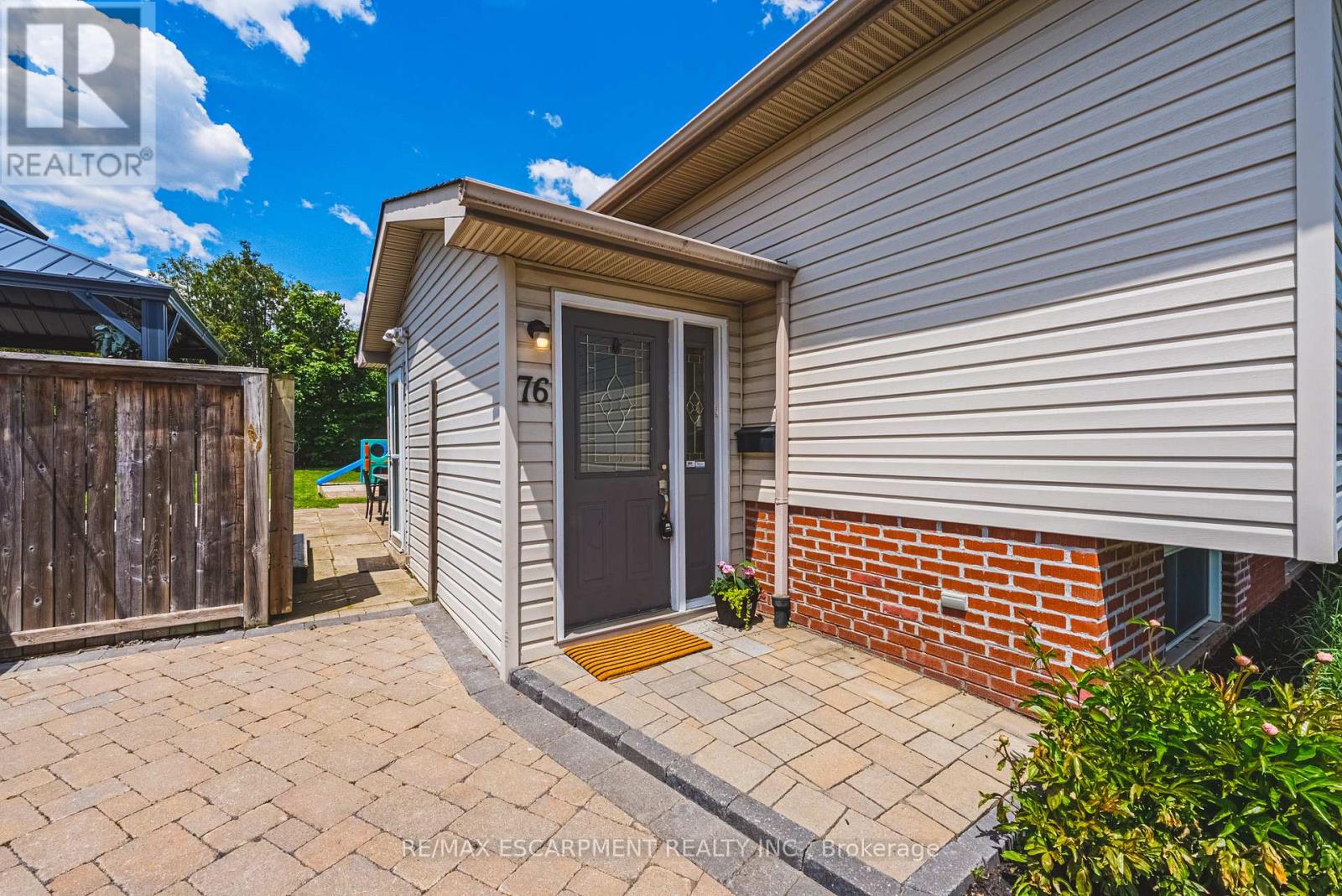 76 BOSTON CRESCENT - 5