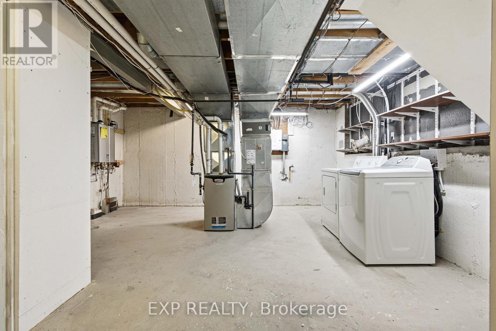 2158 FILLMORE CRESCENT - 38