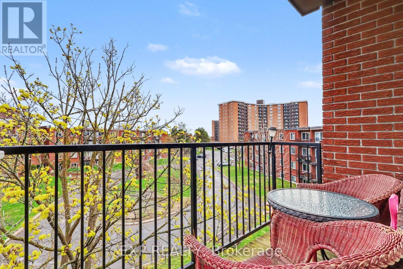 #405A 2044 ARROWSMITH DRIVE - 6