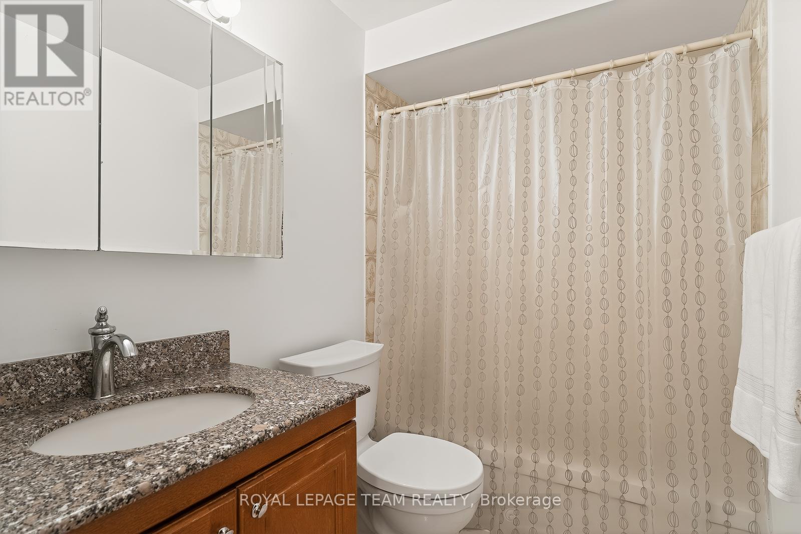 #9 402 MONTFORT STREET - 17