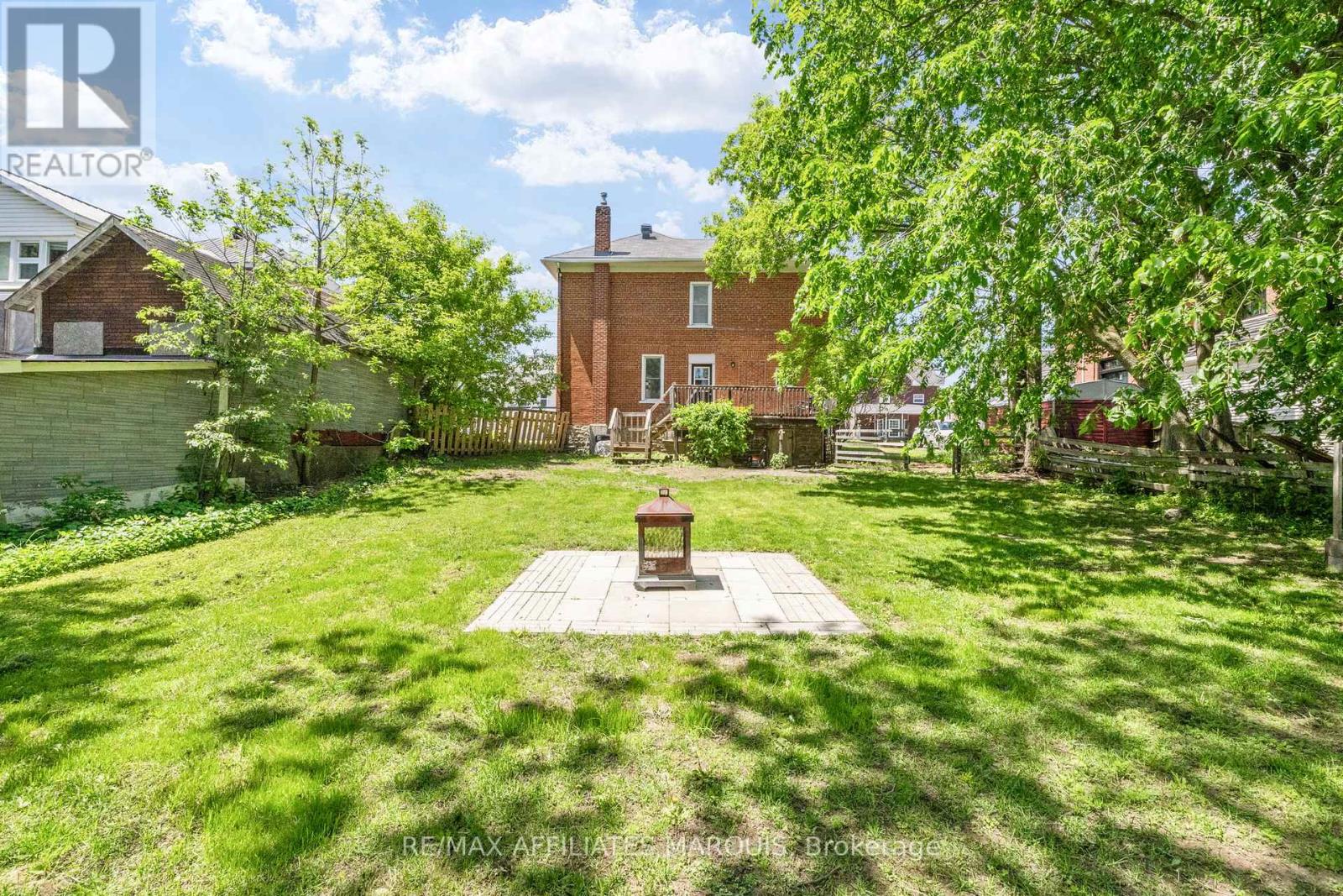 127 BROCKVILLE STREET - 29