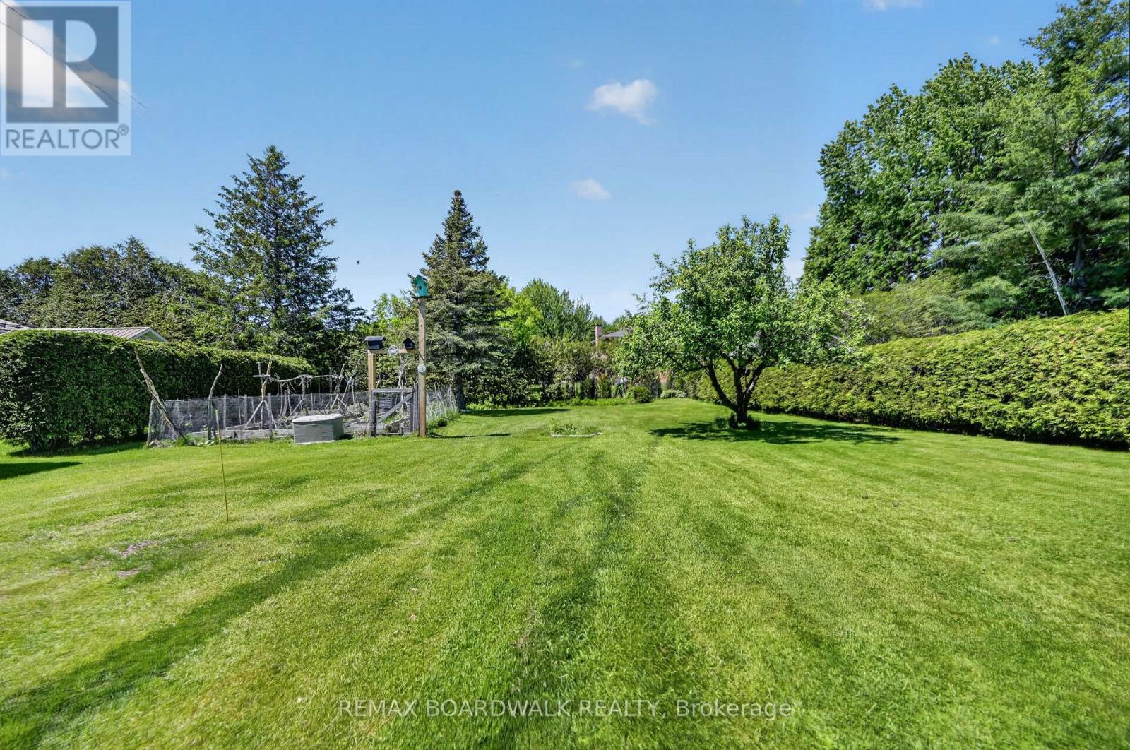 4 Bed, 2 Bath House for Sale in Ottawa – 2548 MER BLEUE ROAD, Ottawa – MLS# X13234378 - Image 4