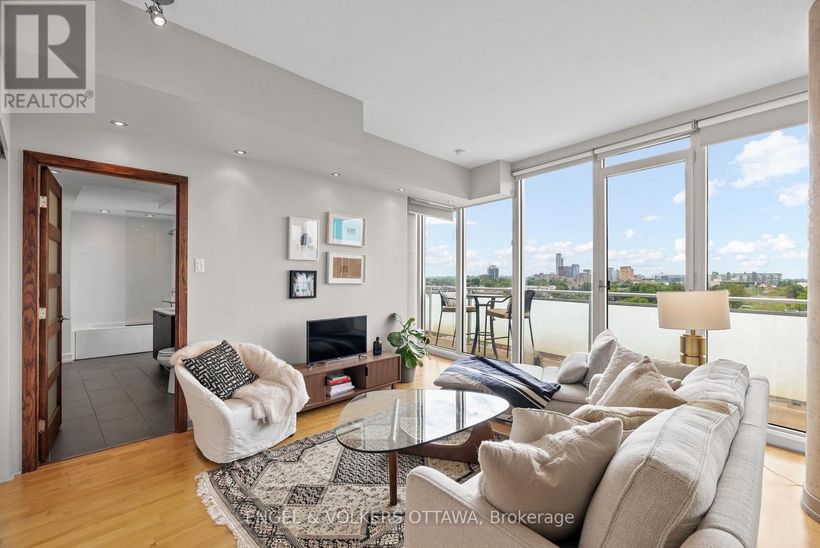 #823 349 MCLEOD STREET - 12