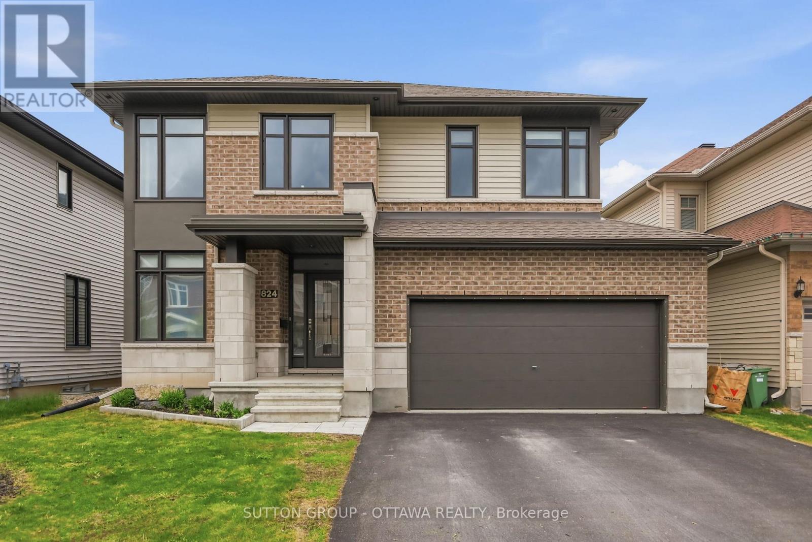 824 CONTOUR STREET - 1