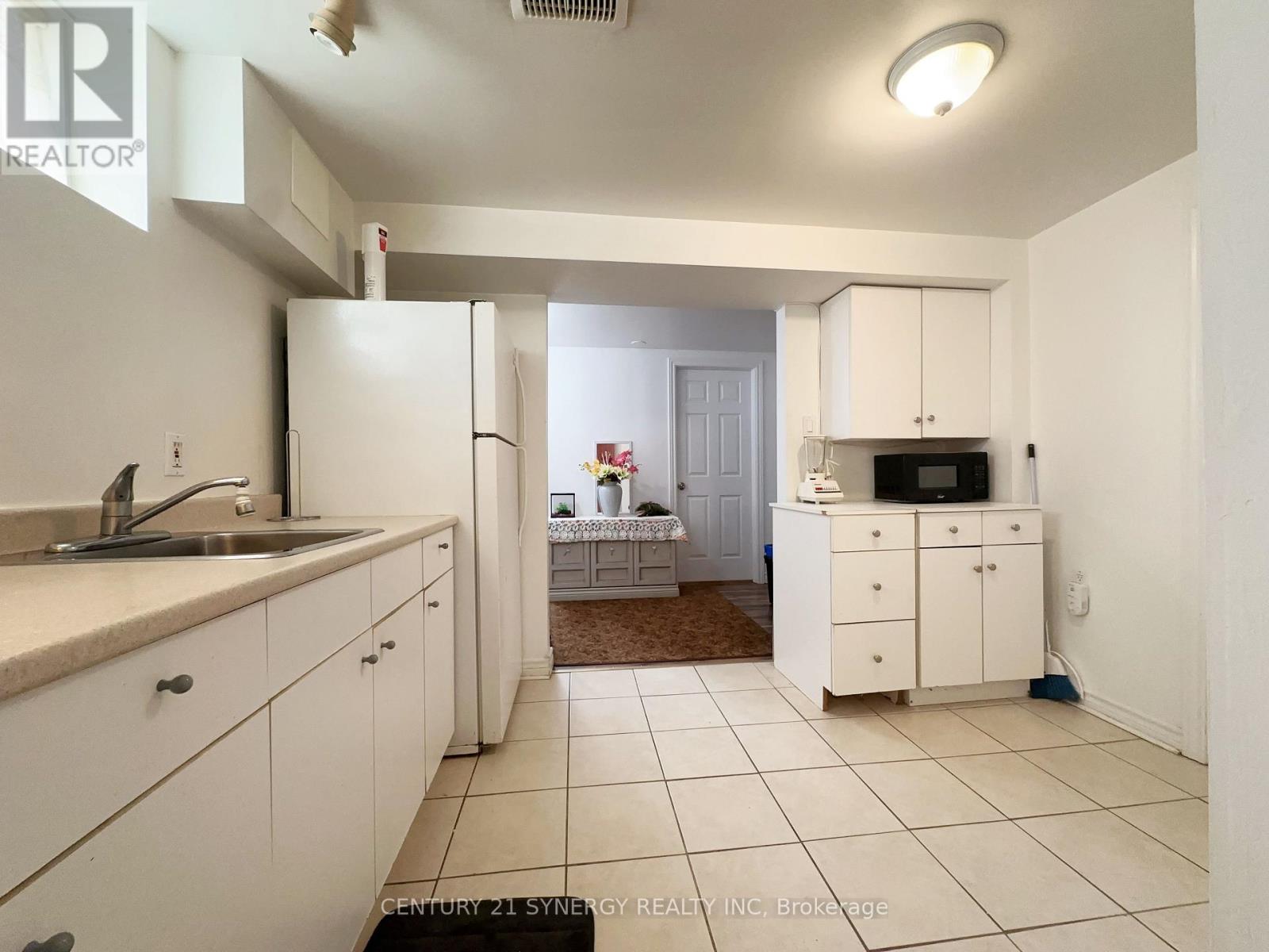 1 Bed, 1 Bath House for Rent in Ottawa – 2 – 1236 CLYDE AVENUE, Ottawa – MLS# X13234454 - Image 3