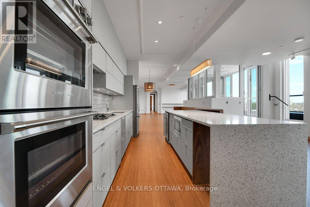 #PH4 135 BARRETTE STREET - 8