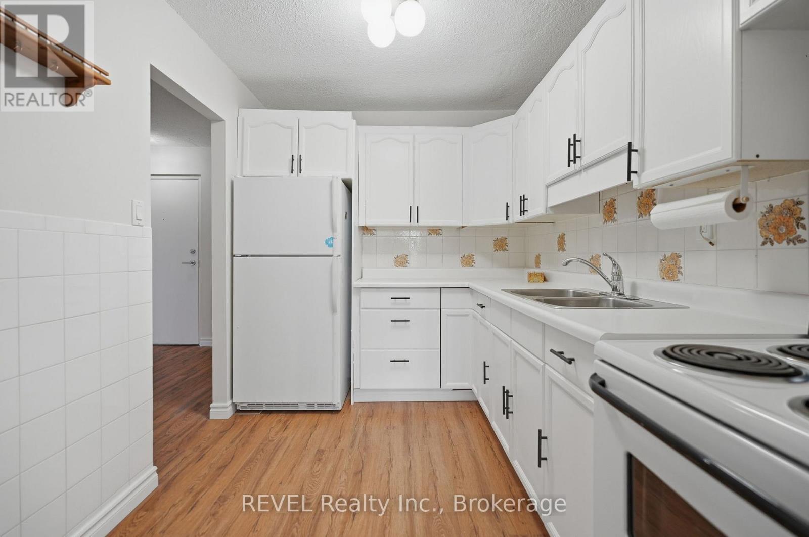 #411 365 GENEVA STREET - 11