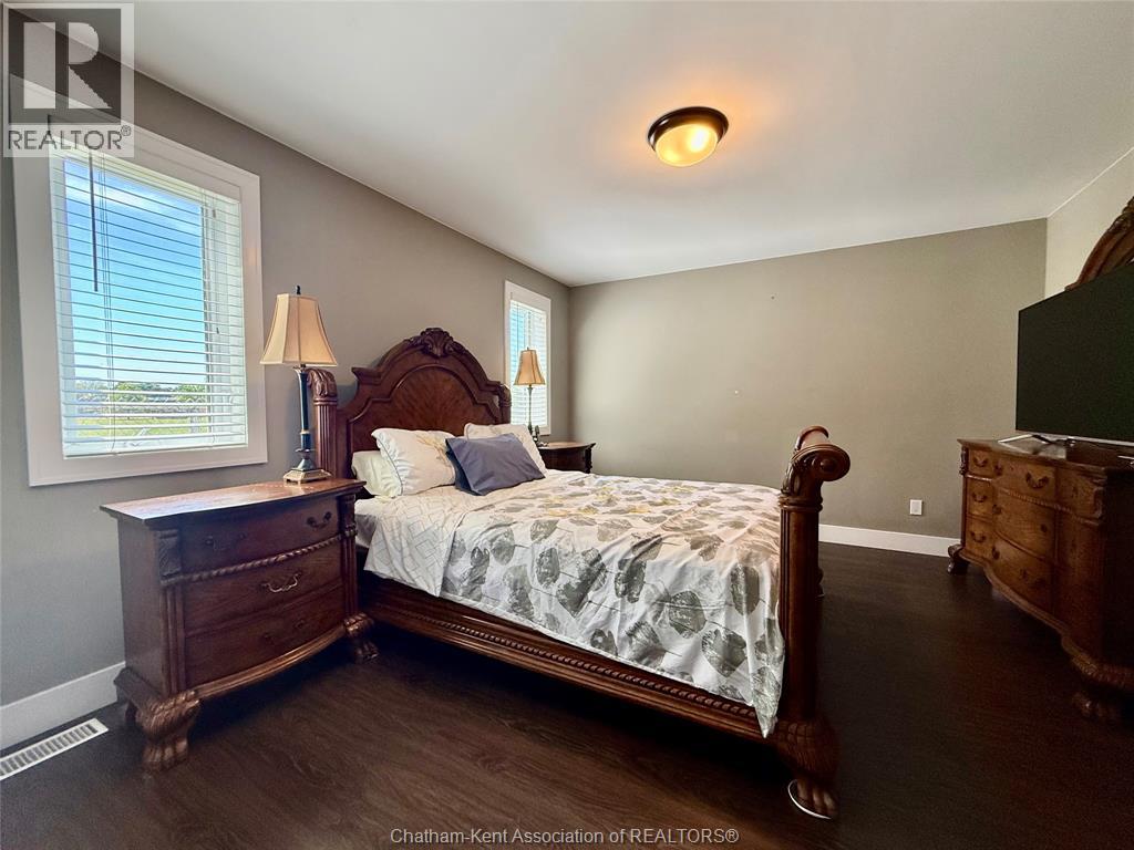 15 LISGAR STREET - Image 11