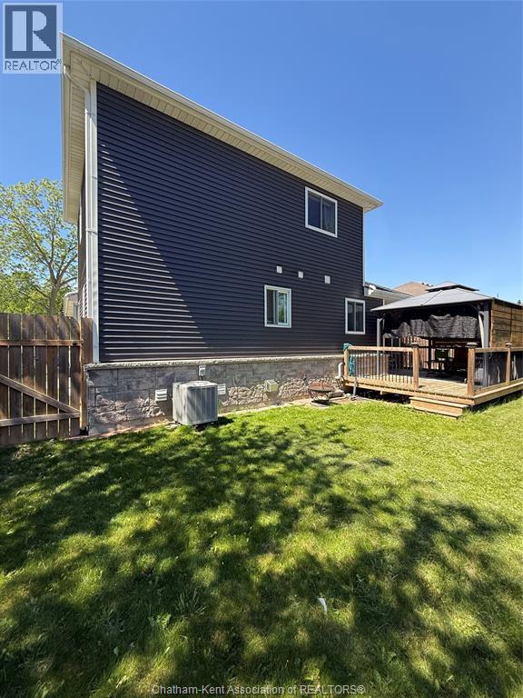 15 LISGAR STREET - 31