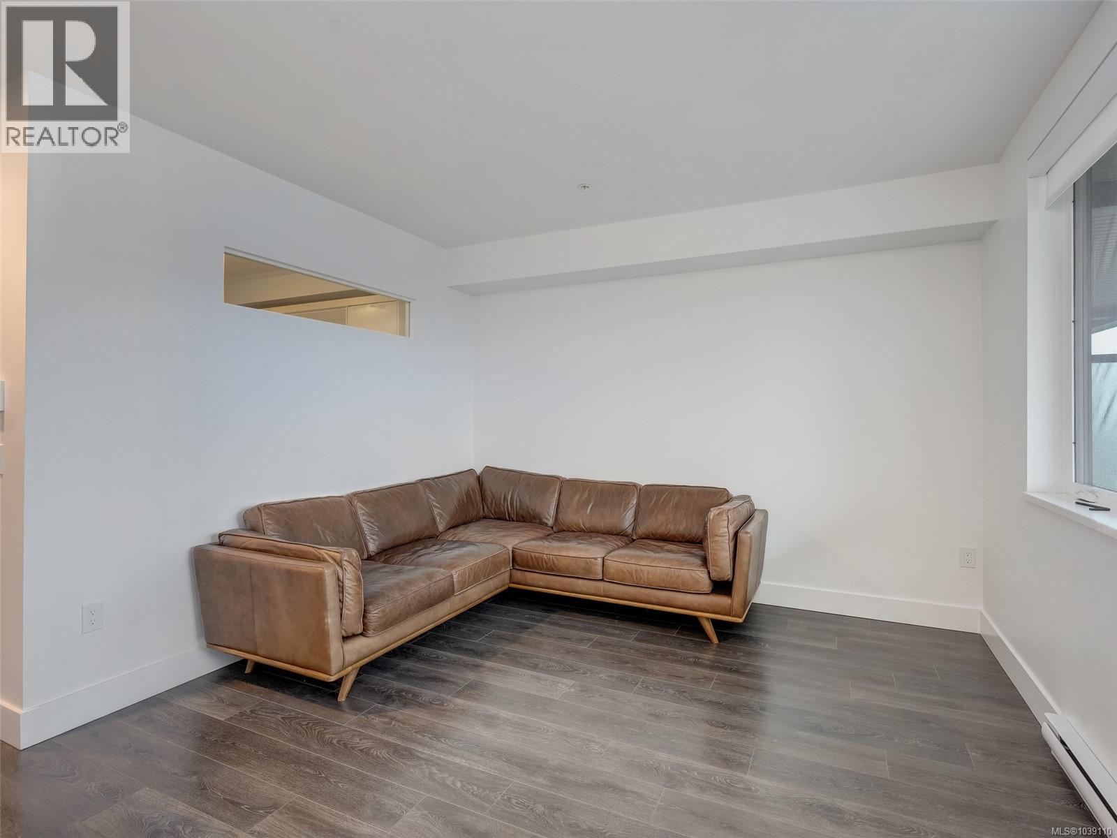 #412 2461 Sidney Ave - 4