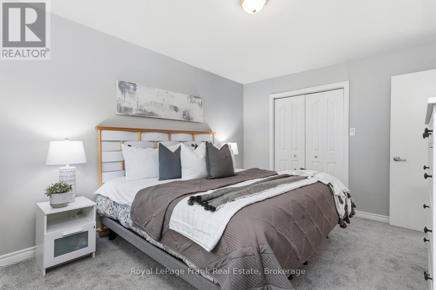 14 BEECROFT COURT - 22