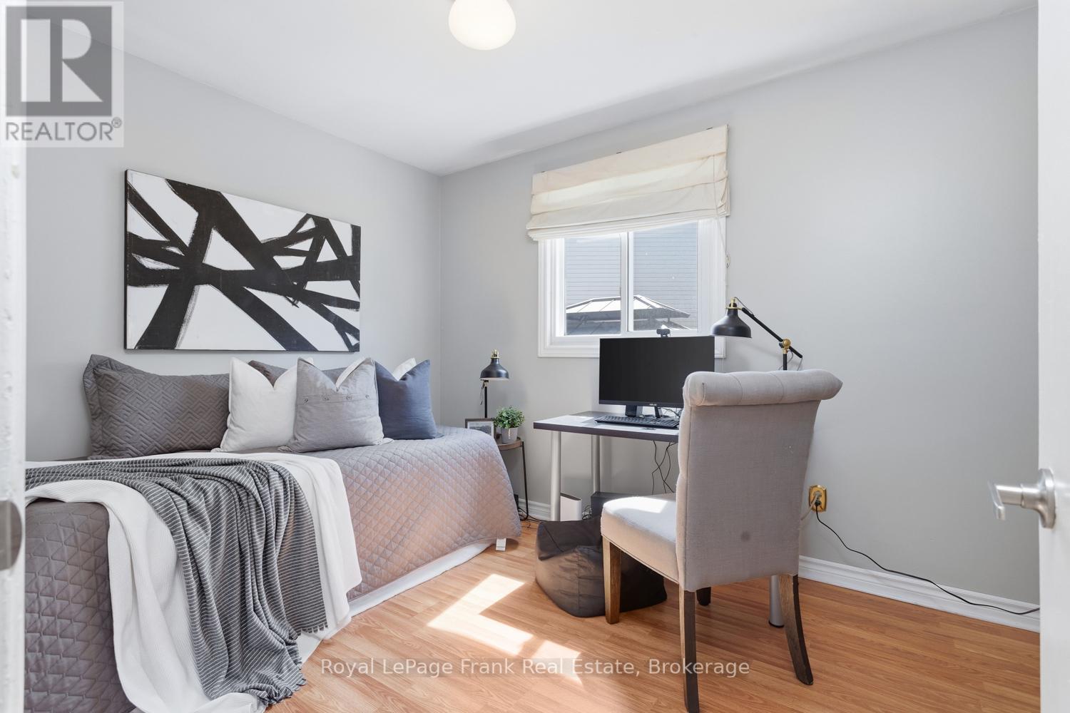 14 BEECROFT COURT - 25