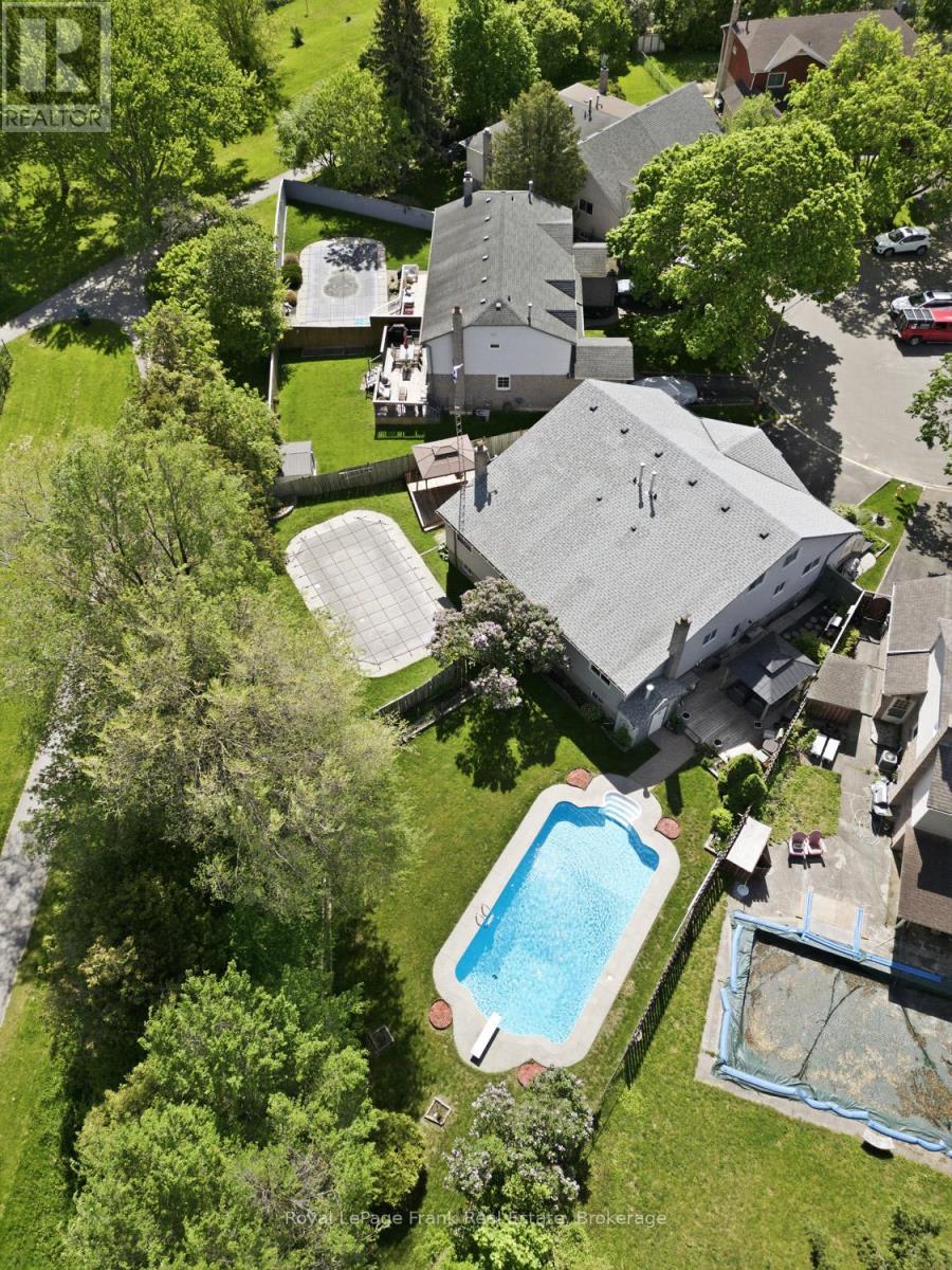 14 BEECROFT COURT - 37