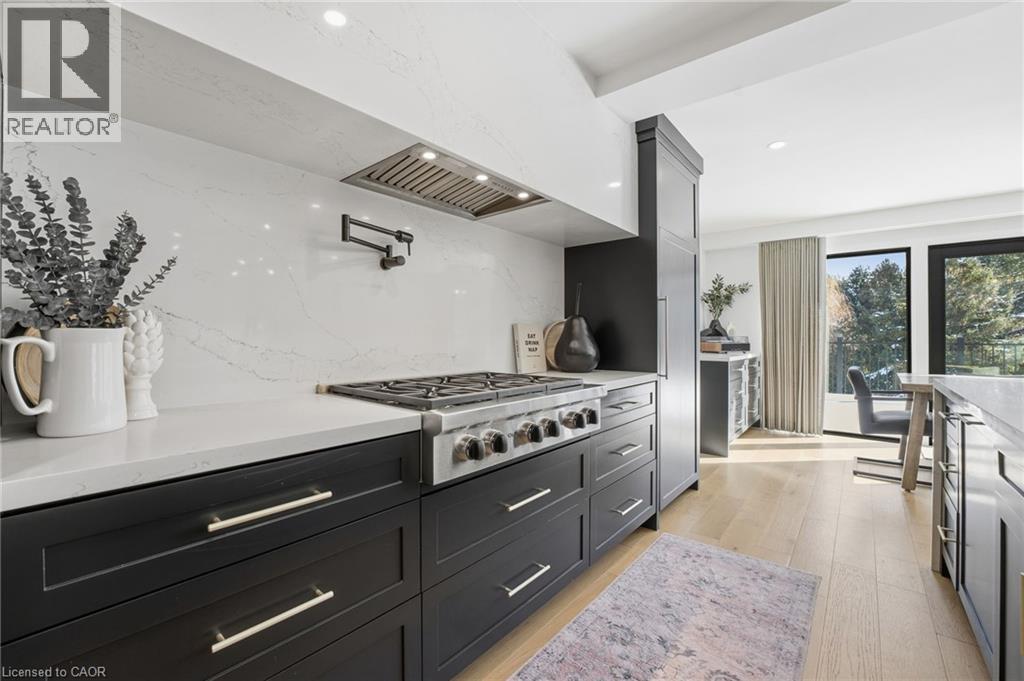 1316 DUNDAS Street - 11