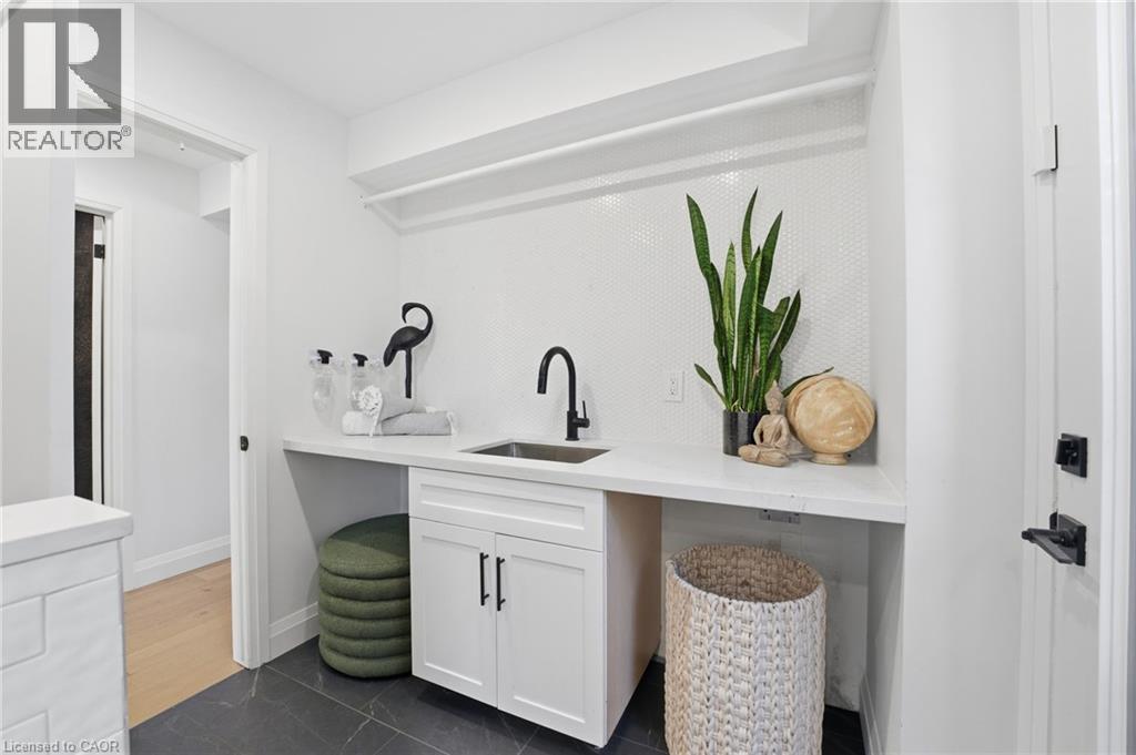 1316 DUNDAS Street - 15