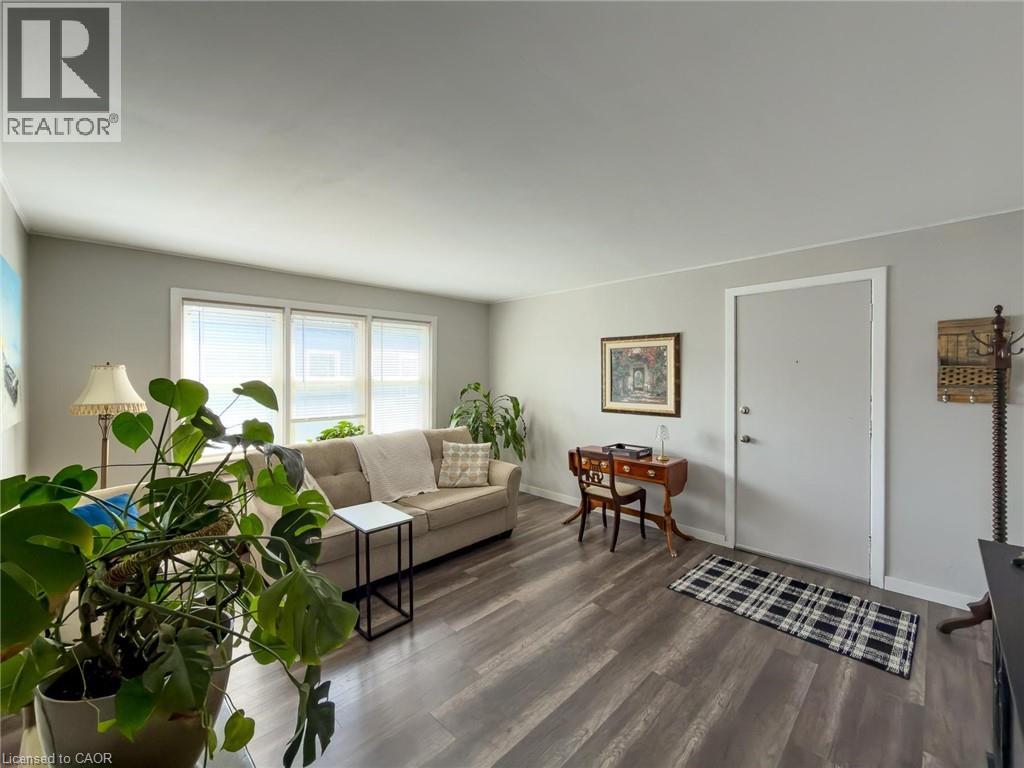 #9 1755 KING Street - 13