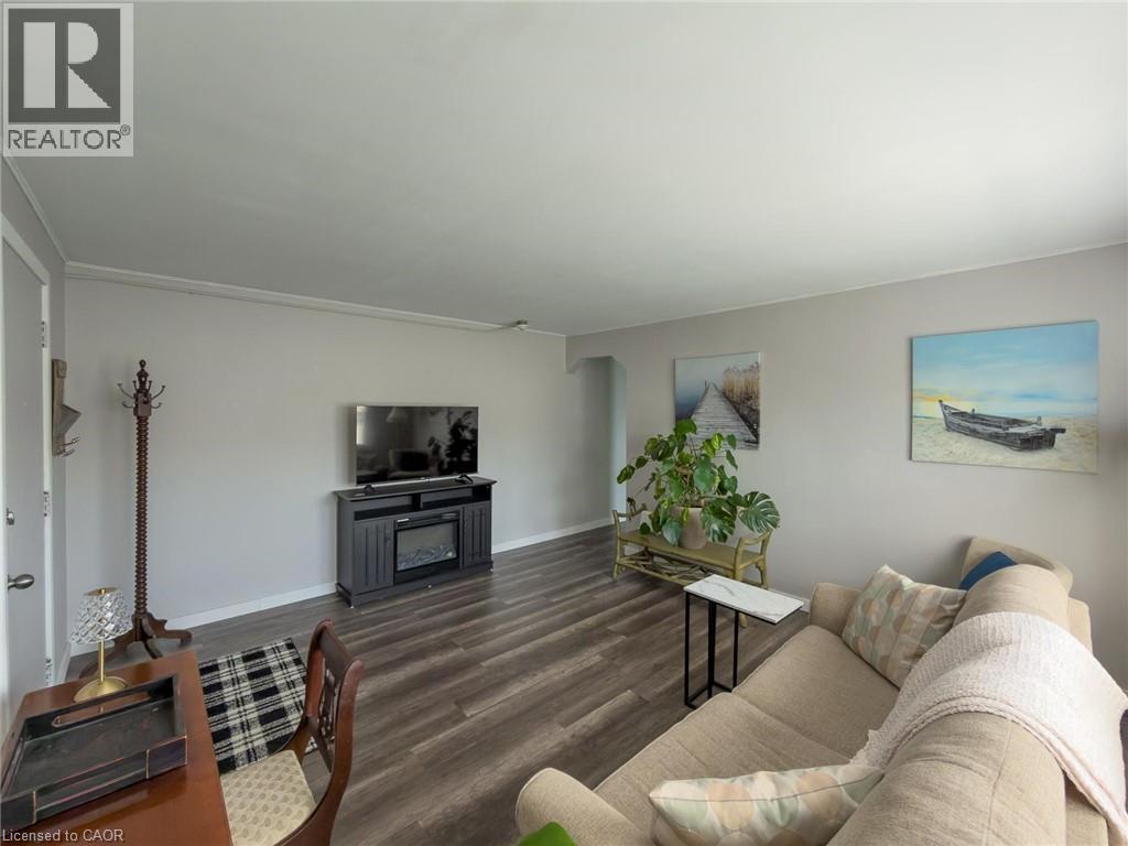 #9 1755 KING Street - 16