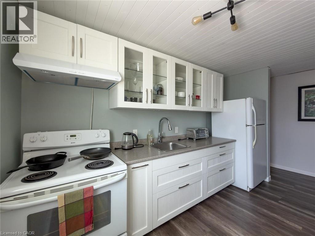 #9 1755 KING Street - 21