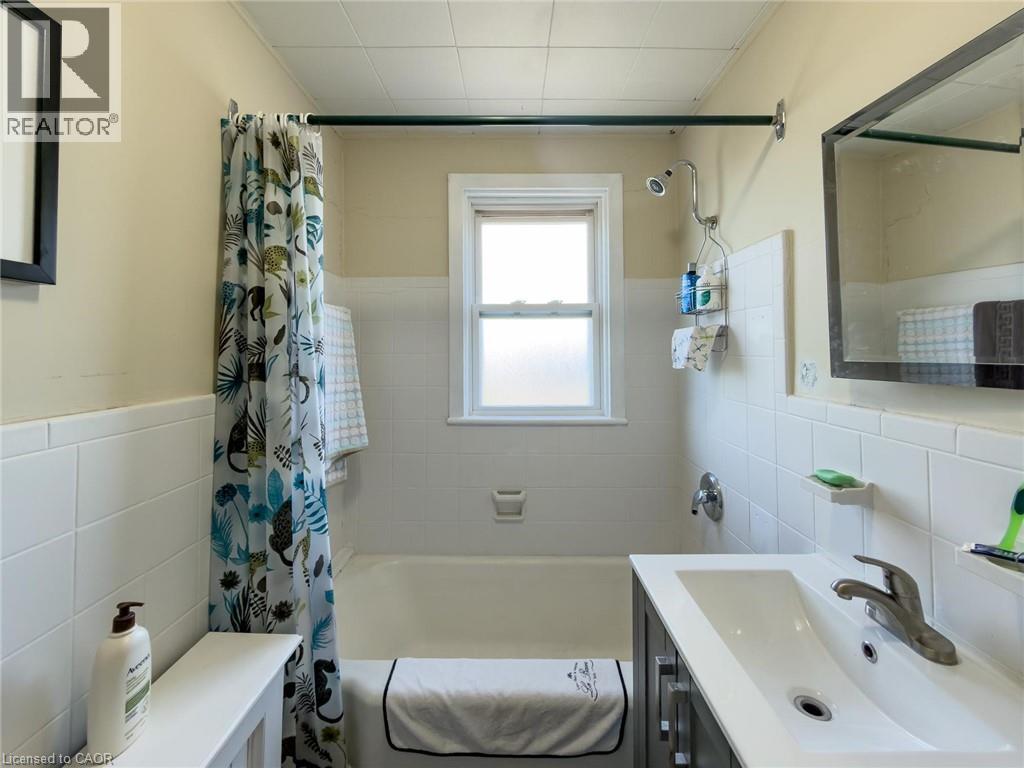 #9 1755 KING Street - 27