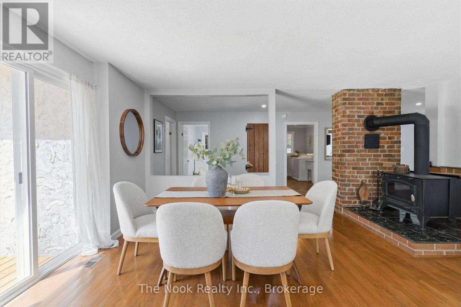 219 PONTYPOOL ROAD - 16