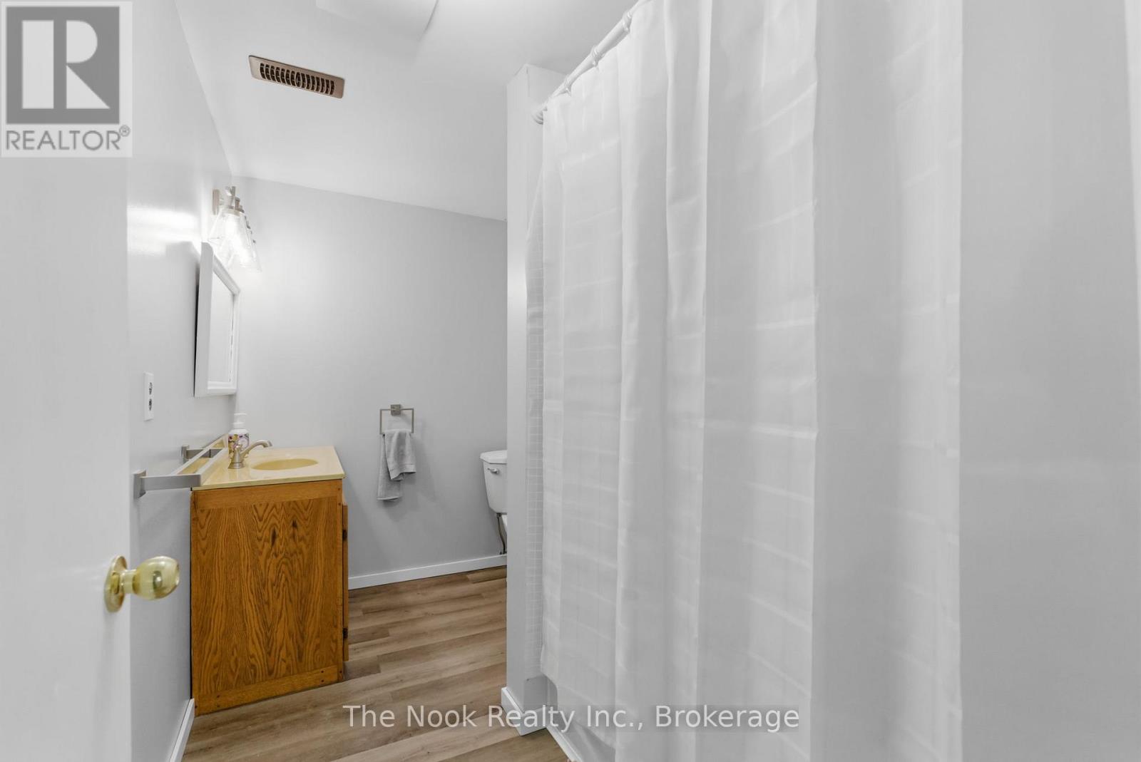 219 PONTYPOOL ROAD - 24
