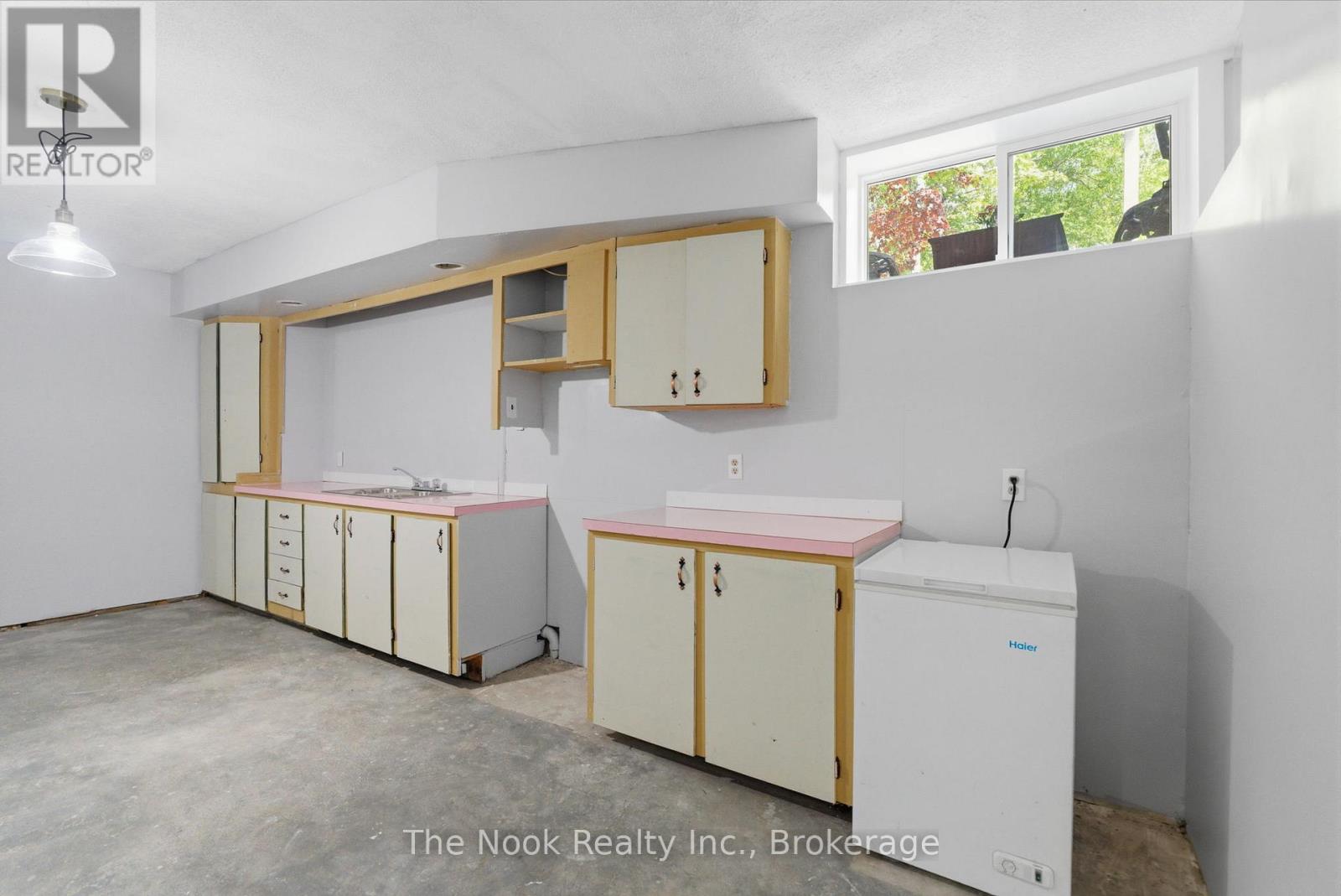 219 PONTYPOOL ROAD - 25