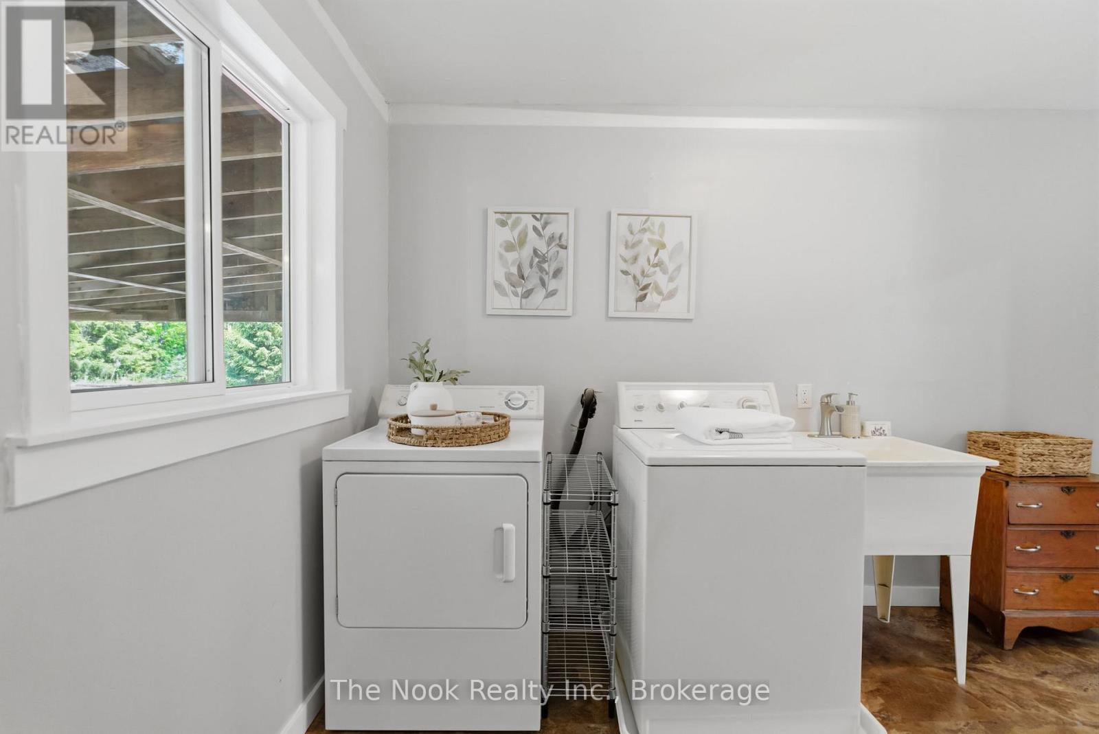 219 PONTYPOOL ROAD - 27