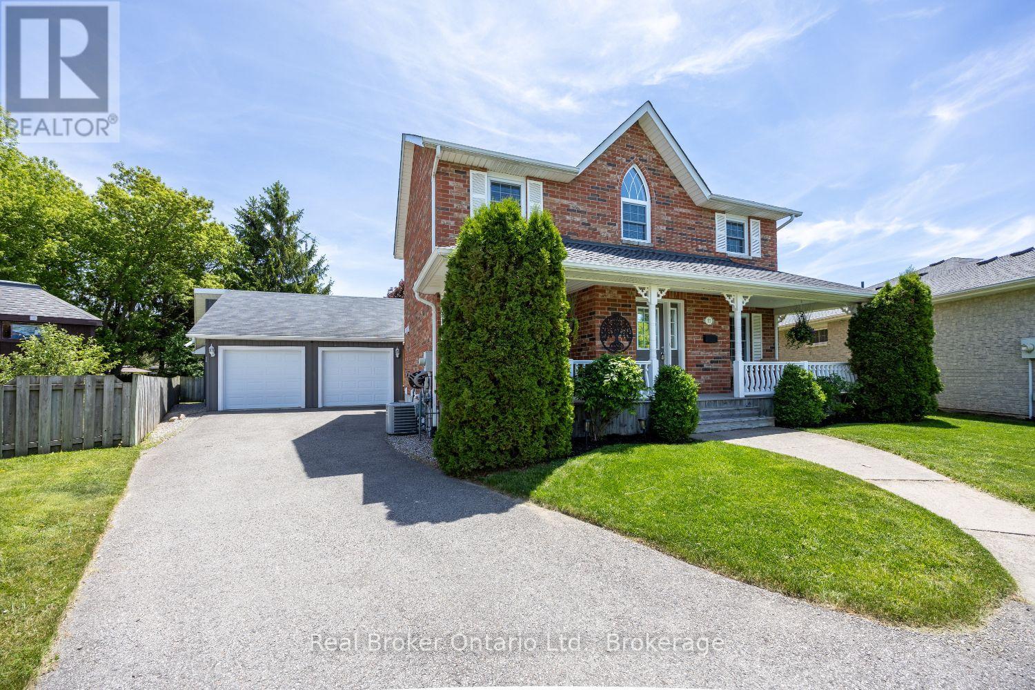 11 CHALMERS COURT - Image 3