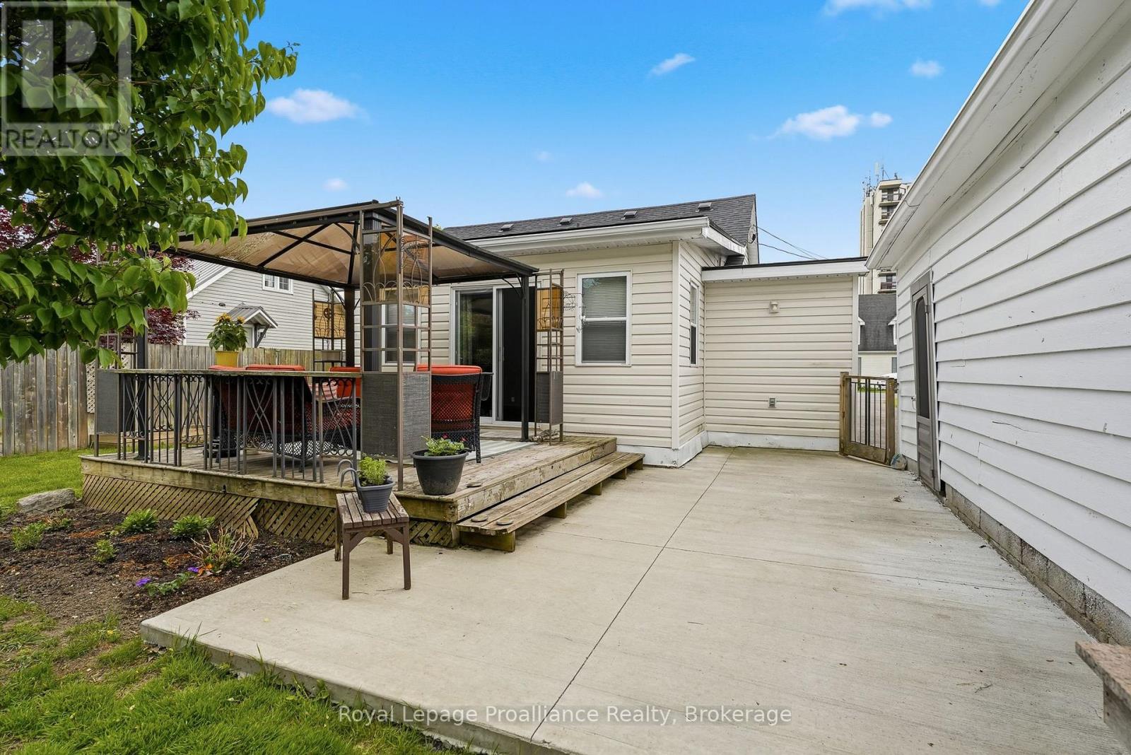 106 KARL STREET - 20