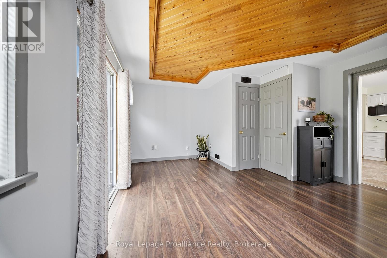 106 KARL STREET - 34