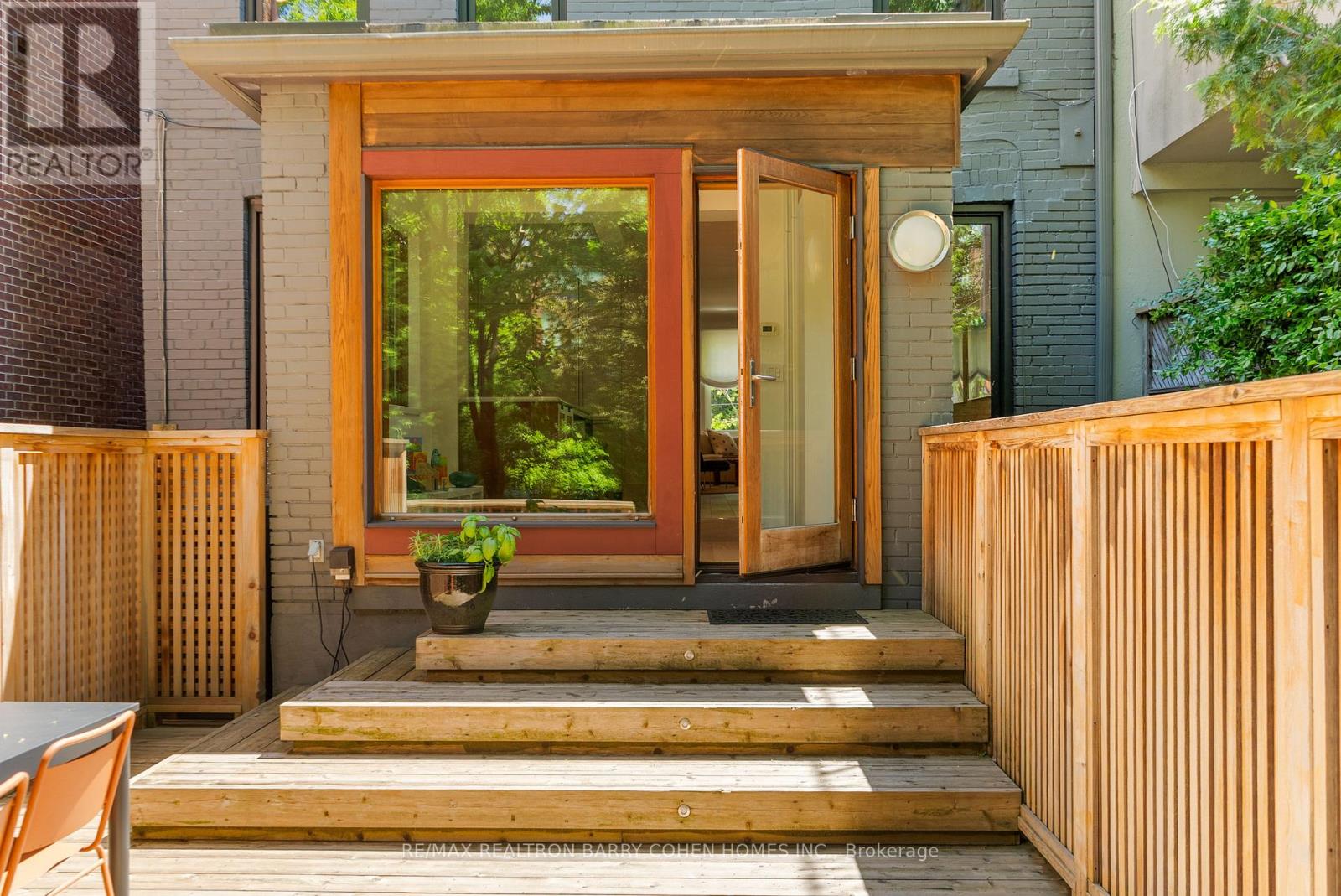 36 WOODLAWN AVENUE W - 42