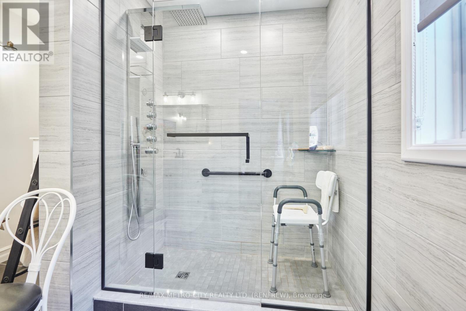 115 IVY AVENUE - 18