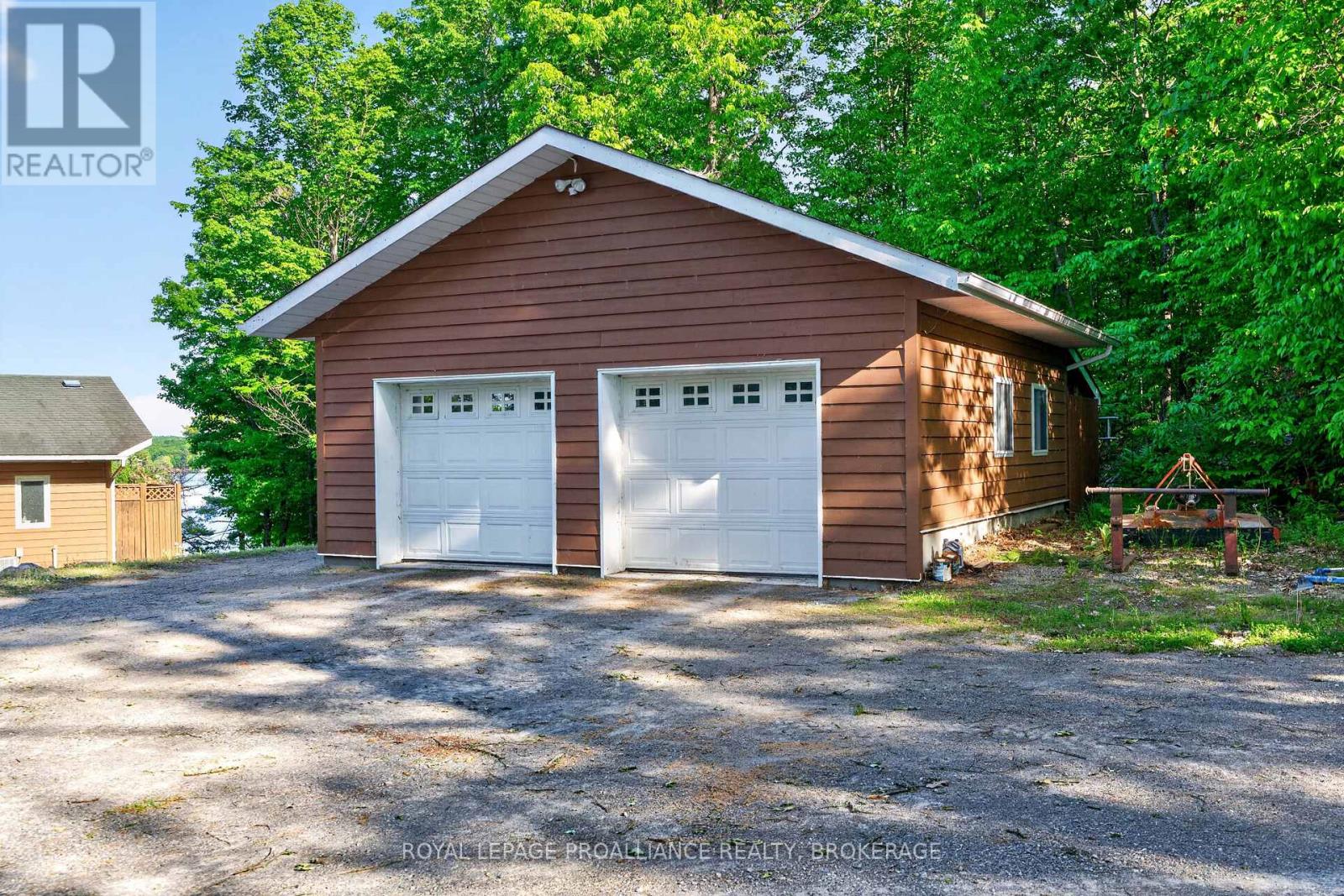 606 WHITES POINT ROAD - 17