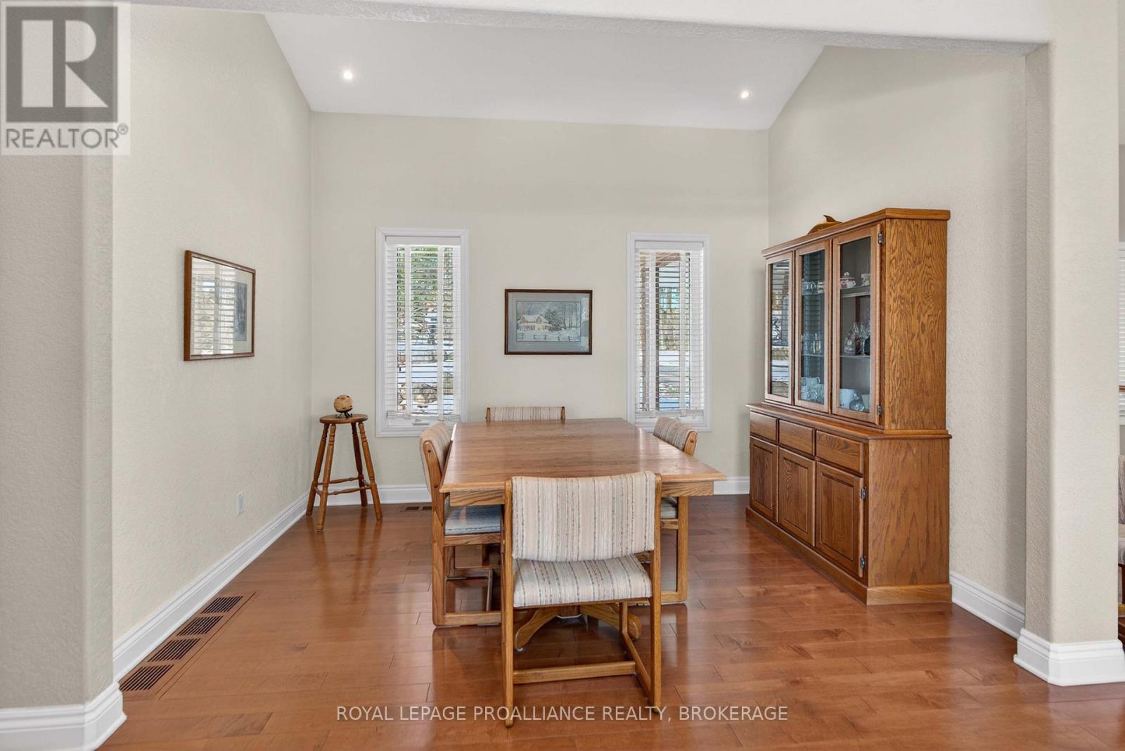 606 WHITES POINT ROAD - 27