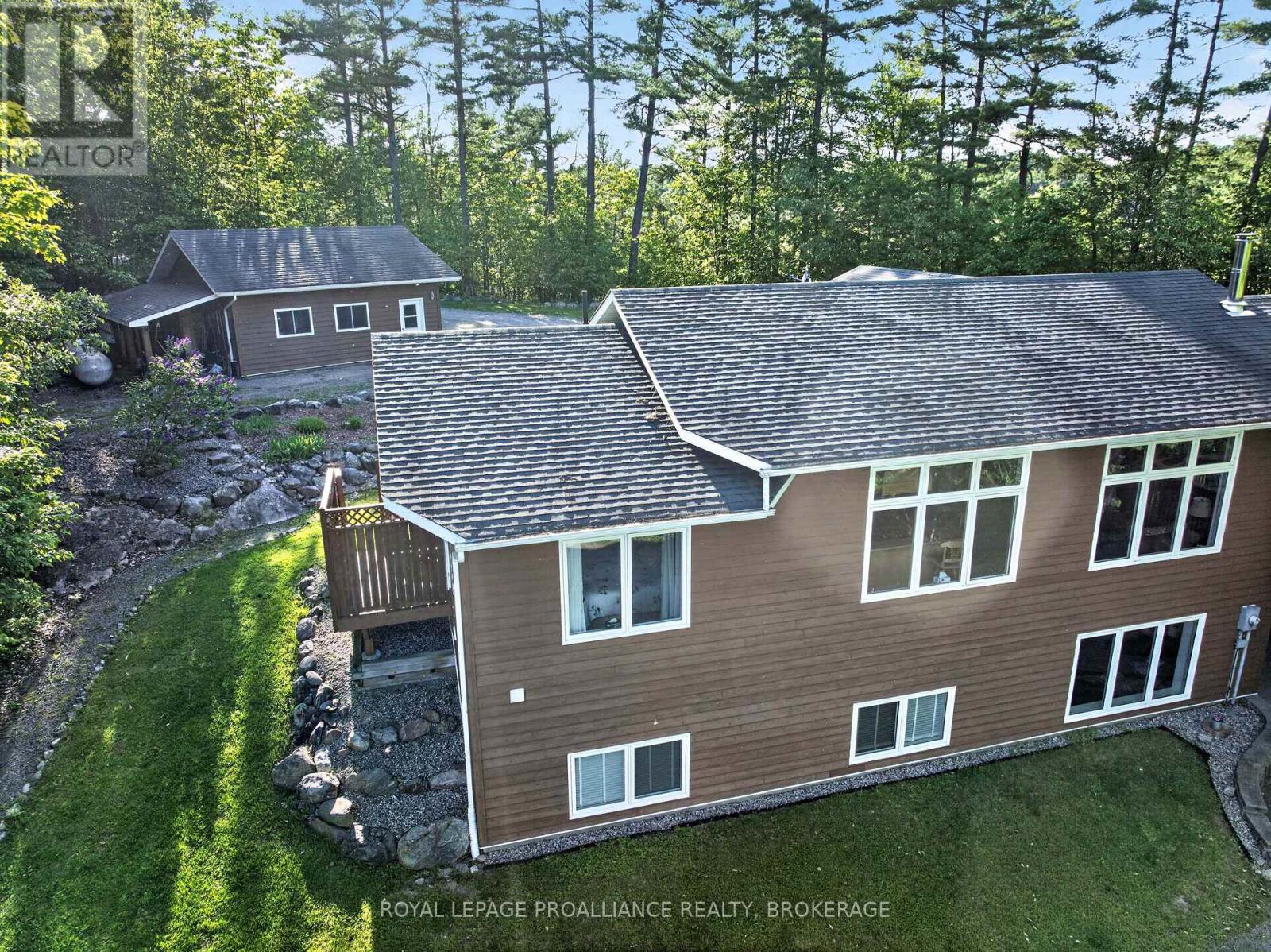606 WHITES POINT ROAD