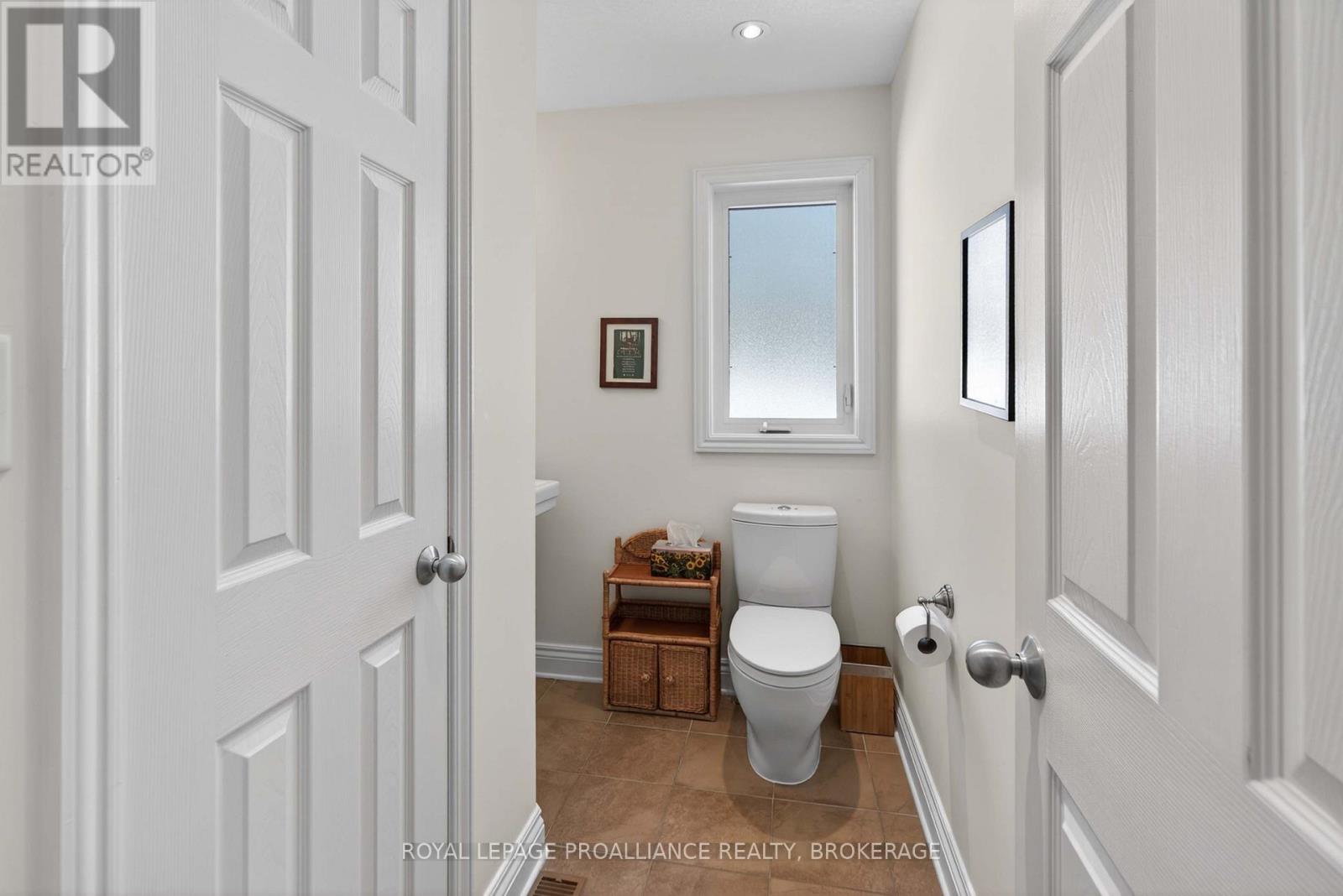 606 WHITES POINT ROAD - 30