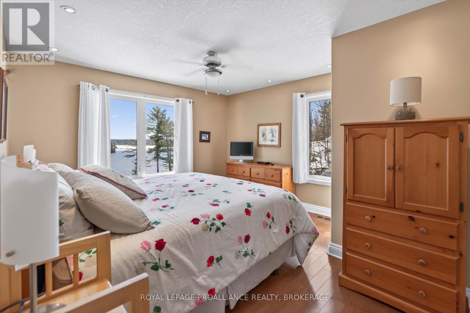 606 WHITES POINT ROAD - 31