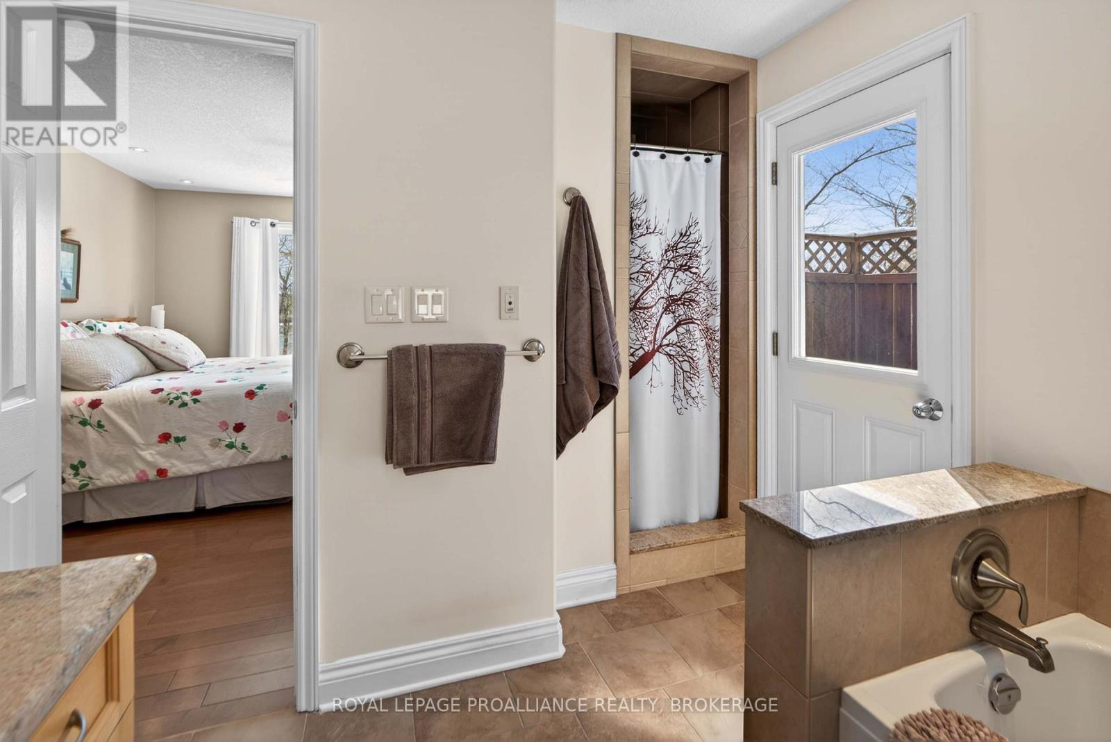 606 WHITES POINT ROAD - 35