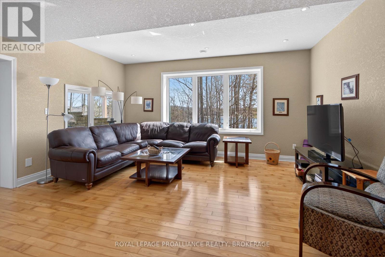 606 WHITES POINT ROAD - 36